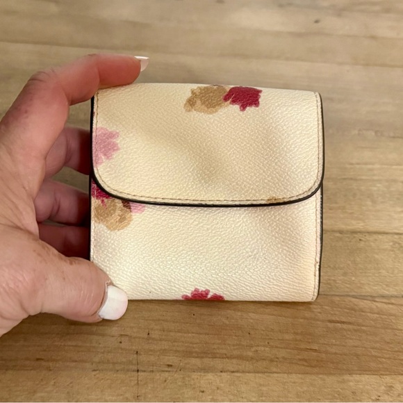 Coach Small Trifold Leather Wallet With Pop Floral Print in Color Chaulk - Picture 2 of 11
